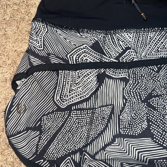 lululemon speed up shorts - Picture 3 of 3